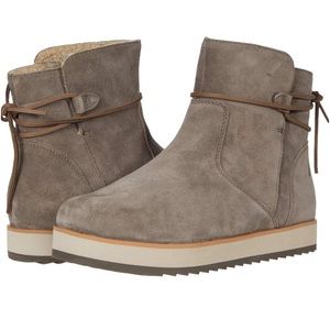 Women’s Merrell Ankle Boots Boulder Gray Size 10